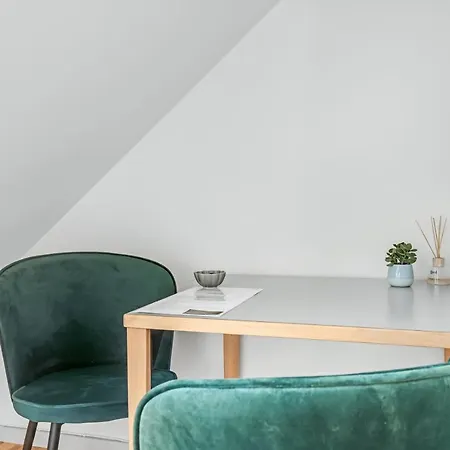 B&B Storm's - Near Mch & Boxen