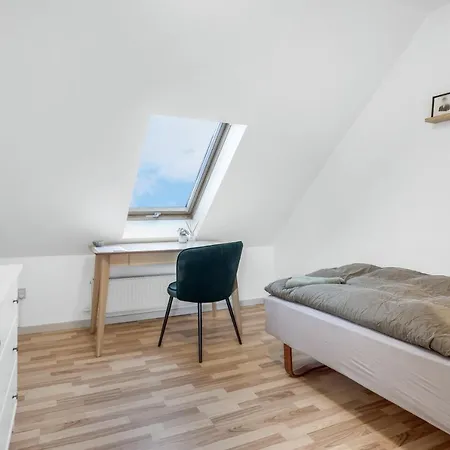 Storm's - Near Mch & Boxen *